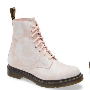 BRAND NEW Dr Martens Women’s Lace Up Boots